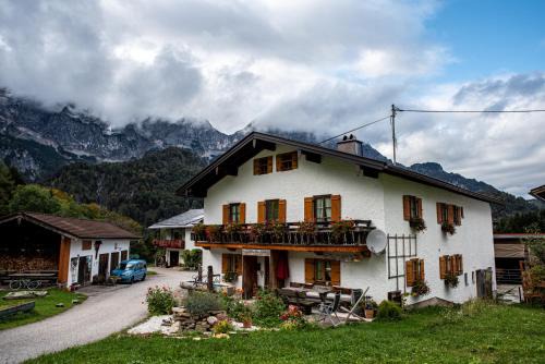 Marktschellenberg House | Top-Rated Family Getaway at Ferienwohnung Lippenlehen