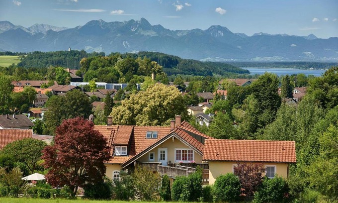 Bad Endorf Apartment | Cozy Oceanfront Retreat at Ferienwohnung Linde - 5 Stars