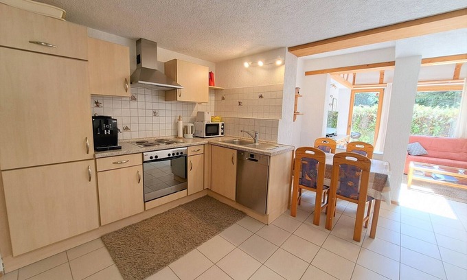 Owingen Apartment | Perfect Getaway: Ferienwohnung Linzgau with Kitchen & Breakfast