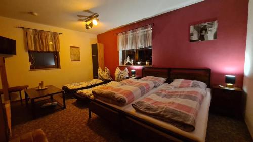 Dorfchemnitz Apartment | Experience Oceanfront Comfort at Ferienwohnung Lippmann