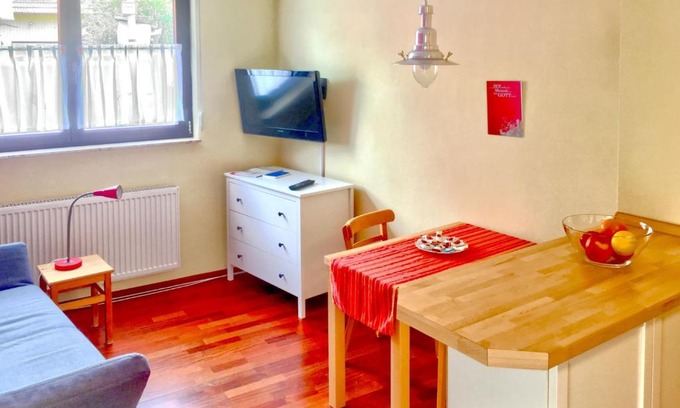 Schaafheim Apartment | Oceanfront Retreat at Ferienwohnung Mäder with Breakfast