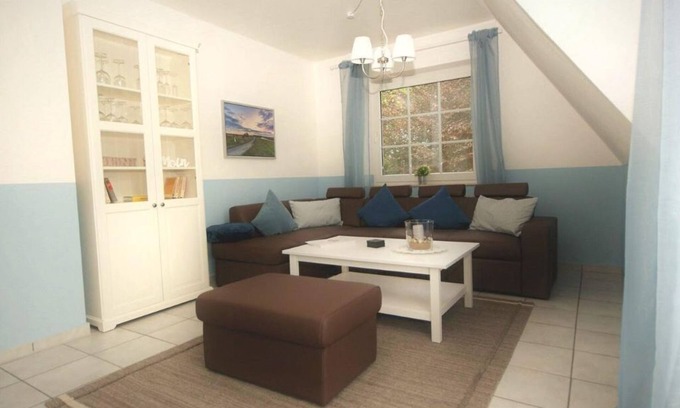 Eckwarder Ahndeich Apartment | Cozy Ferienwohnung Möwennest with Kitchen & Child-Friendly Amenities