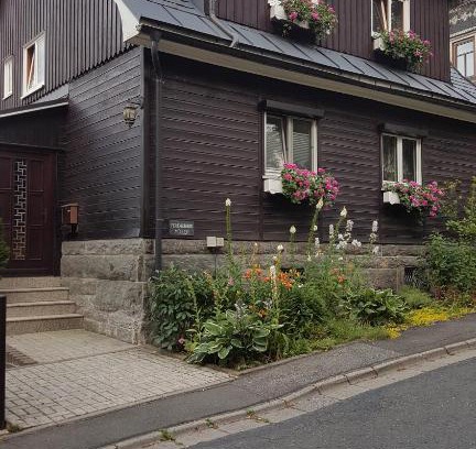 Steinach Apartment | Cozy Ferienwohnung Müller with 8.7/10 Guest Ratings