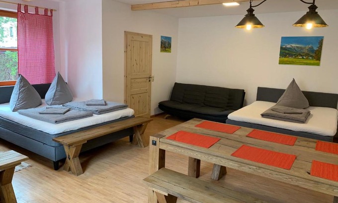 Altperlach Apartment | Family-Friendly Ferienwohnung München-Perlach Awaits You