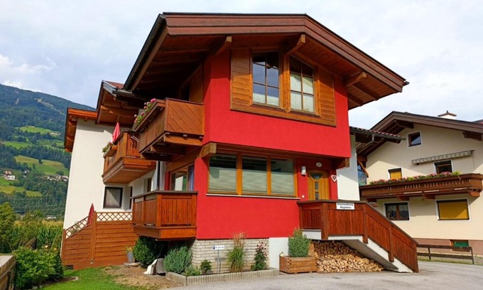Stumm Apartment | Child-Friendly Retreat at Ferienwohnung Magdalena - 9.3/10!