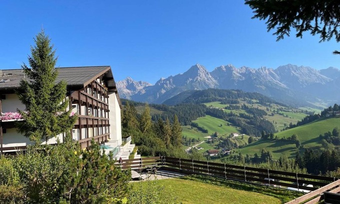 Saalfelden am Steinernen Meer Apartment | Experience Ferienwohnung Malejo: Family-Friendly Retreat