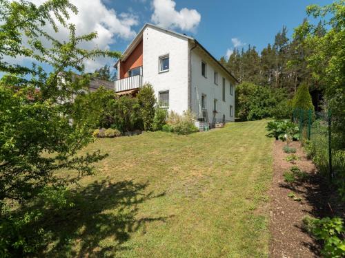 Marktleuthen Apartment | Relaxing Apartment in Marktleuthen by River & Forest