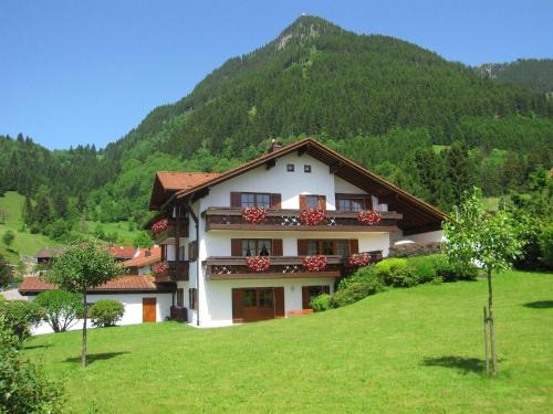 Burgberg Apartment | Ferienwohnung Miesbeck