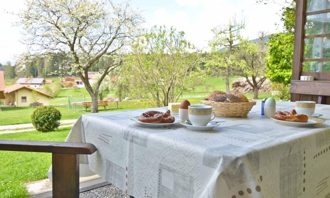 Arnbruck Apartment | Cozy 2-Bedroom Apartment with Terrace & Spa Amenities