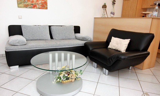 Schoemberg Apartment | Cozy 1-Bedroom Apartment with Terrace for Two Guests