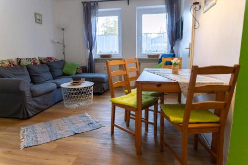 Weissenstadt Apartment | Cozy Apartment with Balcony and Two Bedrooms for Families