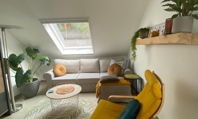 Langenzenn Apartment | Charming Ferienwohnung - Child Friendly & Rated 9.5/10