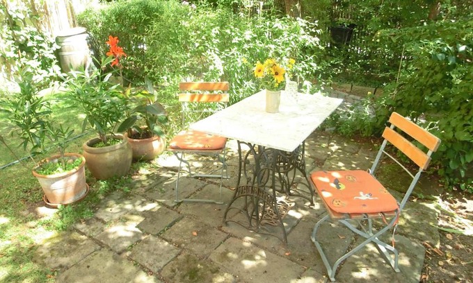 Dresden Apartment | Charming Ferienwohnung in Dresden Pillnitz with 9.3 Rating