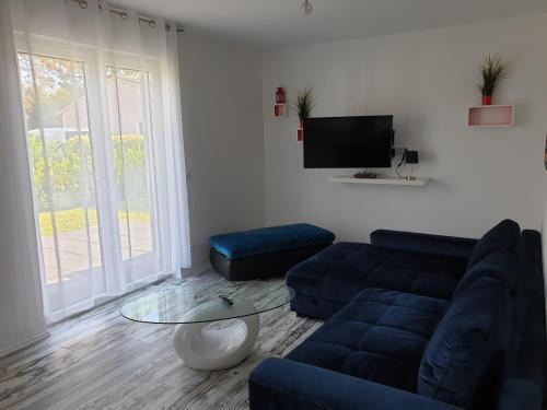 Neustrelitz Apartment | Charming Ferienwohnung mit Terrasse - Family Friendly Retreat