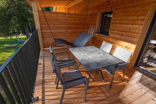 Avelengo Apartment | Pet-Friendly Retreat at Ferienwohnung Mittager Edelweiss