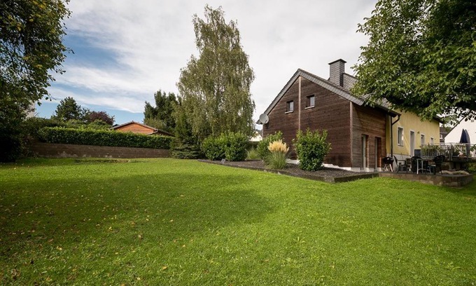 Sirzenich Apartment | Family-Friendly Ferienwohnung Moni with High Guest Ratings