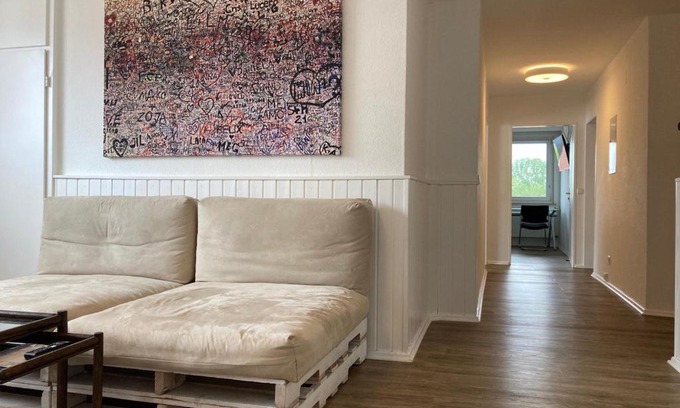 Grettstadt Apartment | Cozy Monteurunterkunft "Mainbogen-Blick" with Pet-Friendly Perks