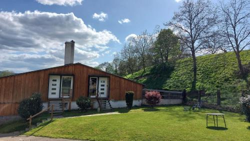 Kleinbreitenbach Apartment | Cozy Retreat in Picturesque Odenwald, Pet & Child Friendly