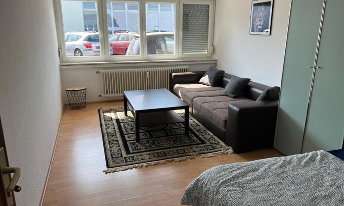 Rennbuckel Apartment | Child-Friendly Ferienwohnung Monteurzimmer for Budget Travelers