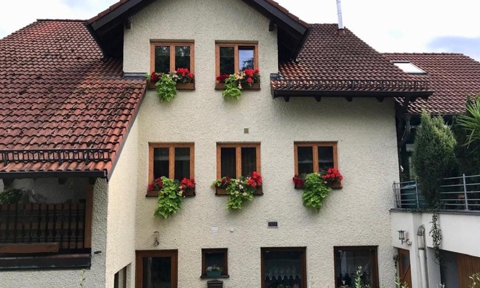 Frickenfelden Apartment | Pet and Child Friendly Stay at Ferienwohnung Näfelt
