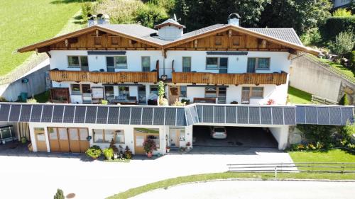 Gerlosbergeben Apartment | Family-Friendly Ferienwohnung Natural A with Great Reviews