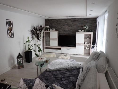 Naila Apartment | Explore Ferienwohnung Nayla: Pet-Friendly Getaway Awaits