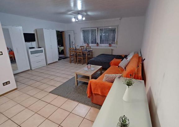 Rheinbrohl Apartment | Cozy Ferienwohnung Neli am Rhein - Family Friendly Retreat