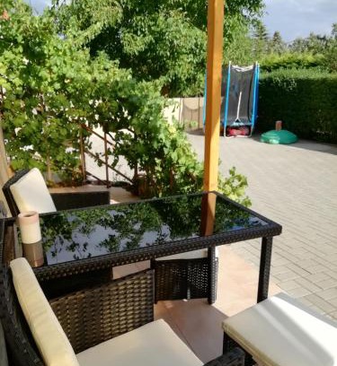 Ilmtal Apartment | Experience Oceanfront Living at Ferienwohnung Nico
