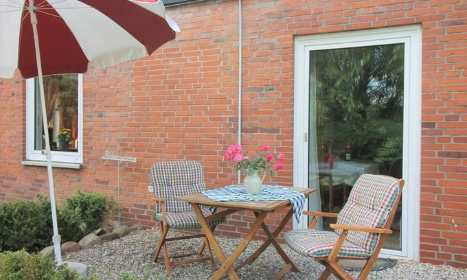 Krummsee Apartment | Cozy Kräutergarten Apartment with Spa and Breakfast