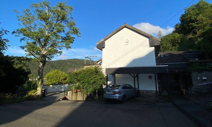 Boppard Apartment | Cozy Ferienwohnung Nr. 1 at Löwenberg, Boppard