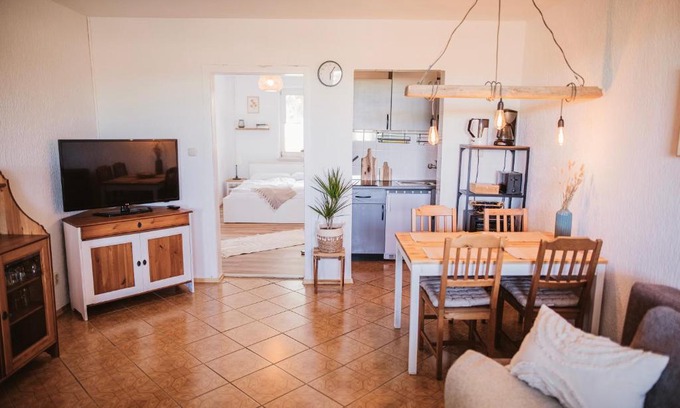 Zudar Apartment | Kid-Friendly Retreat: Ferienwohnung Nr 4 Boddenblick Rügen
