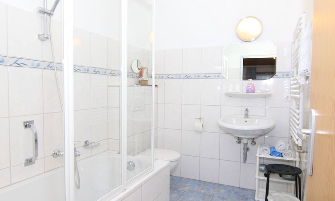 Oberau Apartment | Ideal Ferienwohnung for Families with Pool & Breakfast