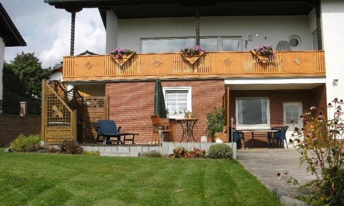 Reifferscheid Apartment | Top-Rated Ferienwohnung-Nuerburgblick: Pet & Child Friendly