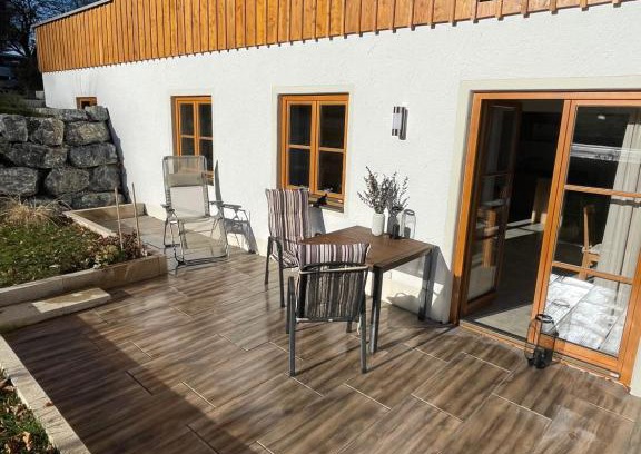 Irschenberg Apartment | Oceanfront Retreat: Ferienwohnung Obstgarten - Guest Rated 9.8