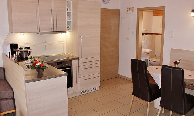 Brunning Apartment | Relaxing Ferienwohnung Obstgarten with Pool and Spa Amenities