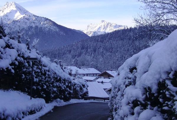 Mitterbach Apartment | Family-Friendly Ferienwohnung Oshowski with Private Pool