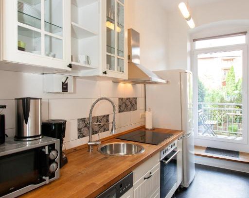Andreasvorstadt Apartment | Pet-Friendly Ferienwohnung Park: Family Getaway Awaits
