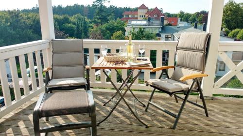 Kuhlungsborn Ost Apartment | Parkblick Nr. 22: Family-Friendly Retreat with High Ratings
