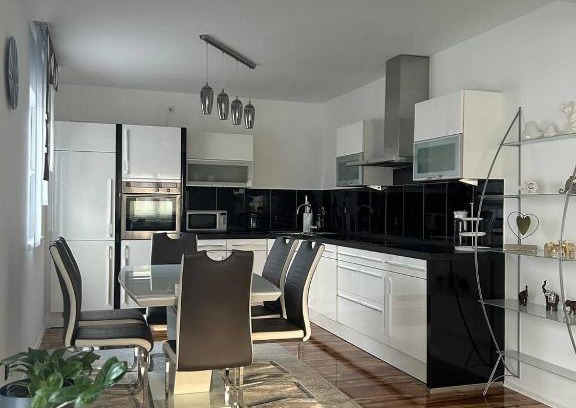 Amberg Apartment | Family-Friendly Ferienwohnung Patrick with Top Guest Rating