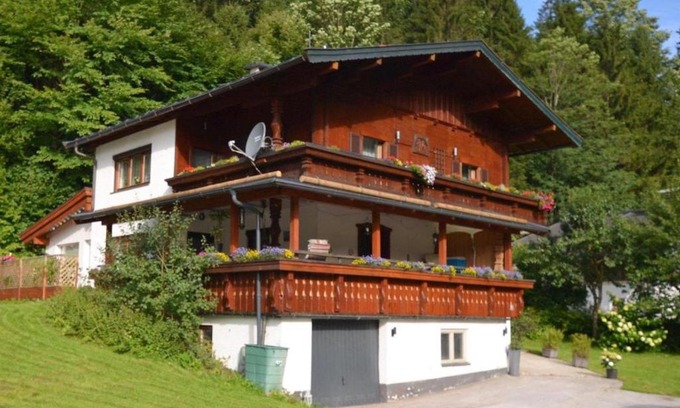 Koessen Apartment | Exceptional Ferienwohnung Petra - Child-Friendly Retreat
