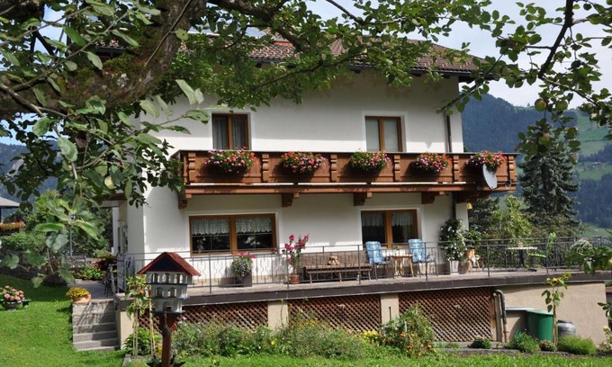 Schlitters Apartment | Family-Friendly Ferienwohnung Pezzei - Guest Rated 9.5/10