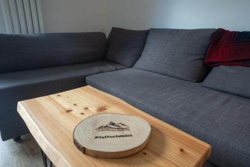 Zella-Mehlis Apartment | Relax in Ferienwohnung Pfaffentalblick with Breakfast Included