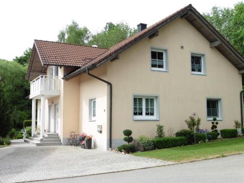 Wiesenfelden Apartment | Family-Friendly Ferienwohnung Pietzavka with Top Ratings