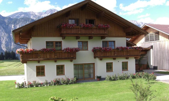 Goetzens Apartment | Family-Friendly Ferienwohnung Prader - Rated 9.4/10