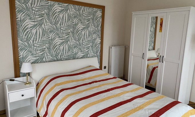 Ibbenbueren Apartment | Family-Friendly Ferienwohnung Röwekämper for 1-4 Guests