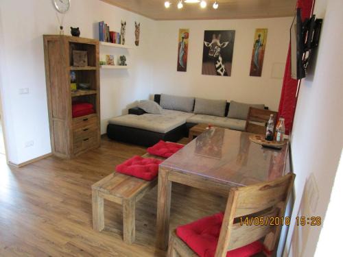 Aichen Apartment | Top-Rated Ferienwohnung Rosa with Hot Tub & Breakfast