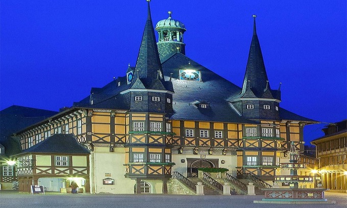 Wernigerode Old Town Apartment | Stylish Apartment Remise in Wernigerode - Pet Friendly & More