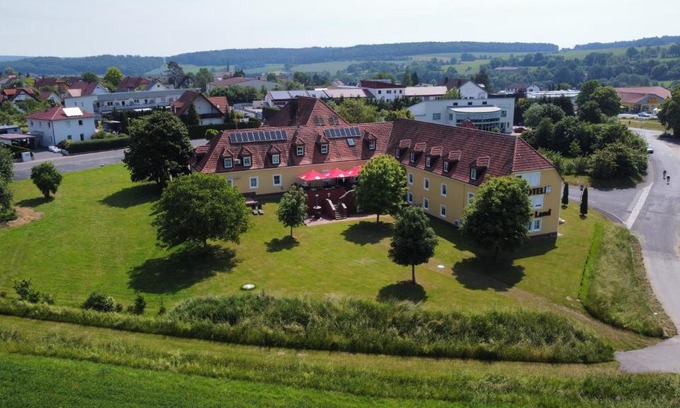 Oberthulba Apartment | Family-Friendly Ferienwohnung Rhöner Land with 9.5/10 Rating