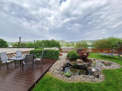 Rhens Apartment | Experience Rhens am Rhein: Rated 9.5/10 with Ocean Views