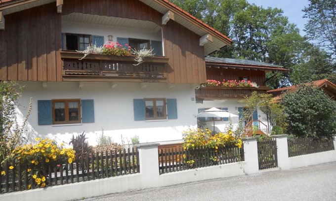 Bad Feilnbach Apartment | Oceanfront Retreat: Ferienwohnung Riepertinger Awaits You